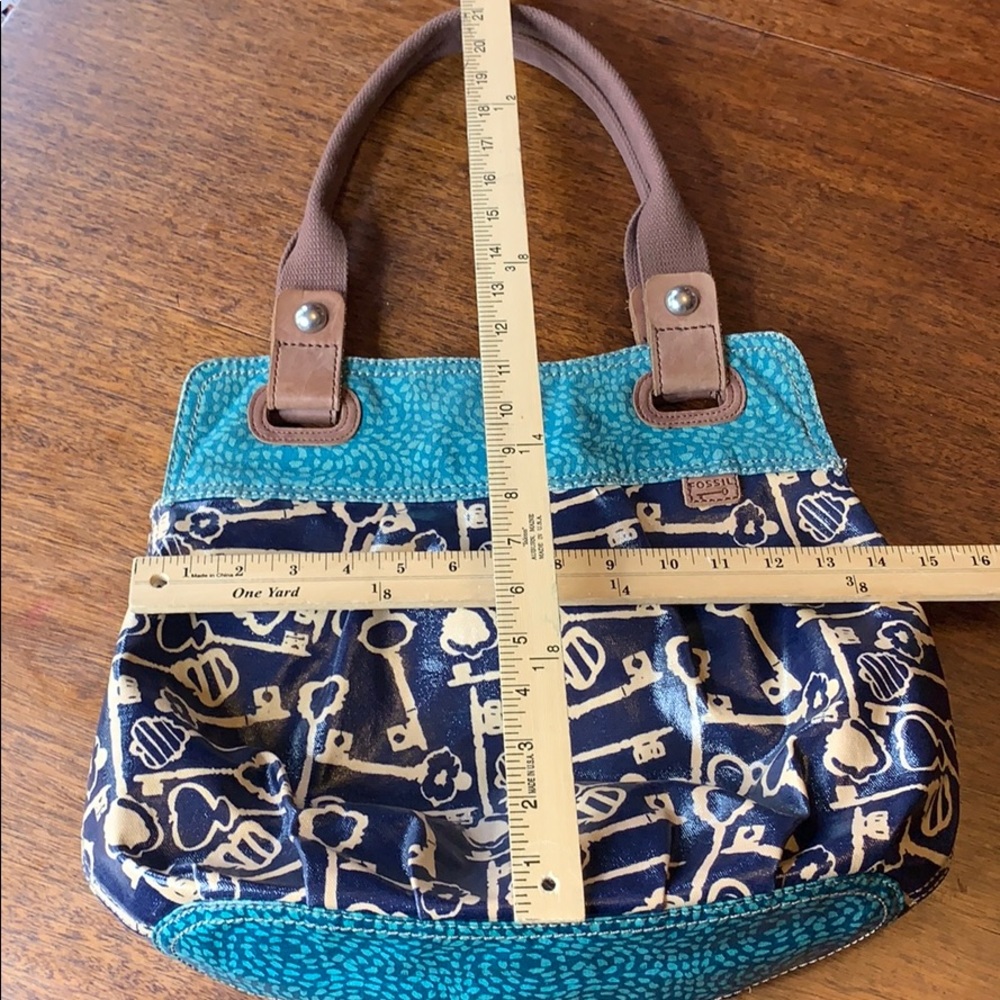 Fossil Key-Per Key Graphic Purse - image 8